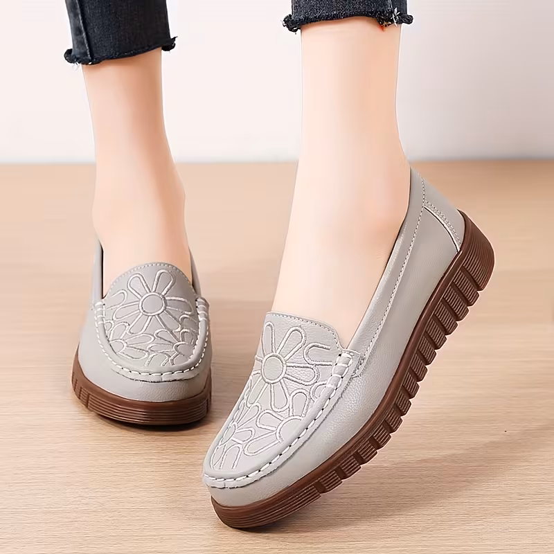 QAYWOP Women's Slip- Loafers with Fringe Tassel - Round Toe Upper & Sole, TPR Sole Suitable for Summer, Casual to Dressy, -Care Hand Washable Sneakers for Office, Casual Attire, and Semi-Formal Outfits, Women Shoes