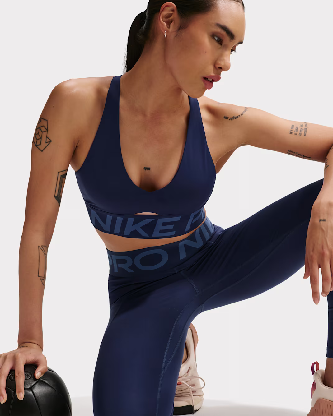 Nike Pro Sculpt
Women's Medium-Support Padded Sports Bra