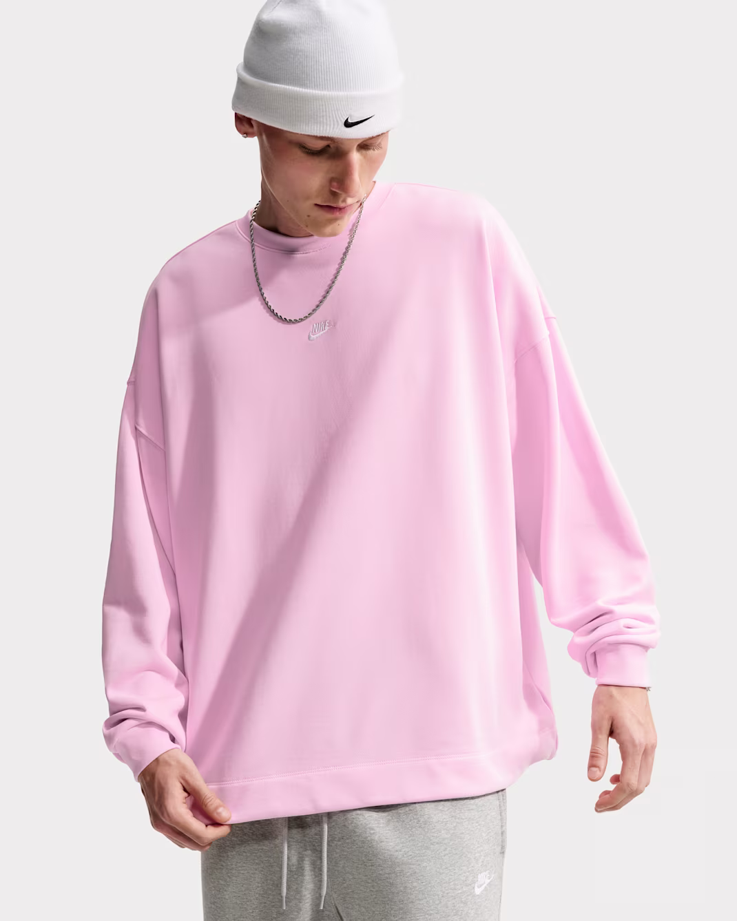 Nike Sportswear Club
Men's Oversized French-Terry Crew-Neck Sweatshirt