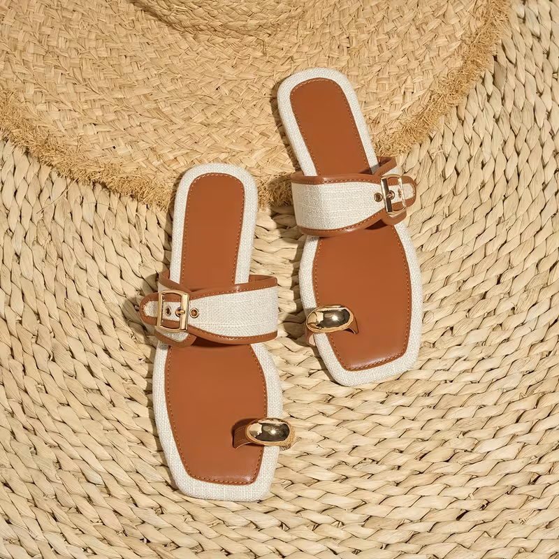 Comfortable Flat Sole Women's Flat Toe Ring Sandals | Fashionable Style and Casual Slippers with Adjustable Buckle