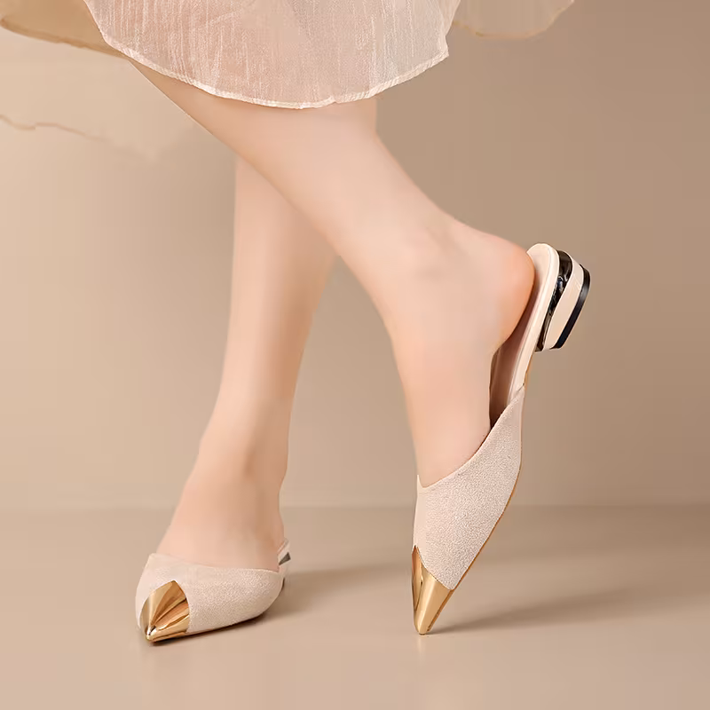 Slippers Made of Cow (Nubuck faux leather) with a Flat Heel, Featuring a Closed Toe And a Low Heel of Less Than 3Cm., Women Shoes