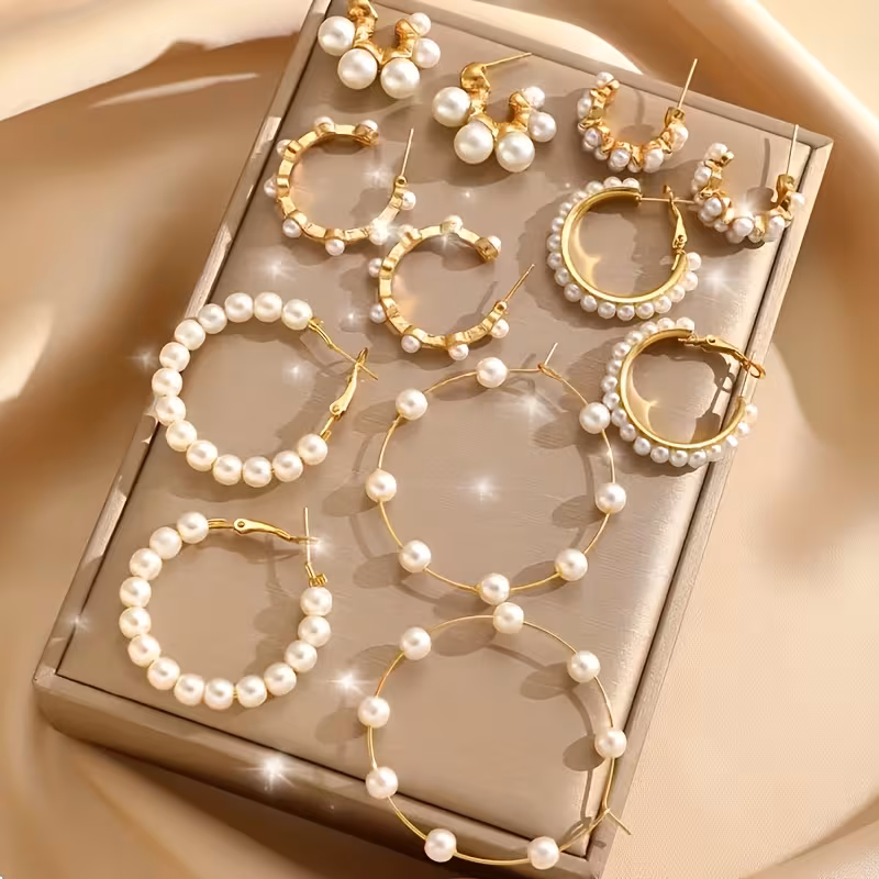 A Set of 5 Pairs of Classic And Elegant Style Faux Pearl Hoop Earrings, Featuring Bold And Unique Jewelry Suitable for Daily Wear, Outings, Travel, Parties, And Weddings, Making It an Ideal Gift for Women'S Day