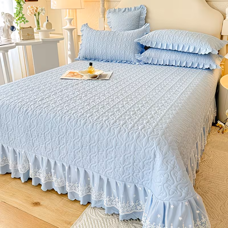 3pcs Princess Style Bedspread Set Three-Piece Set, Suitable for All Seasons And Hand Washable, French Princess Bedspread Set (1 X Bedspread And 2 X Pillowcases, Without Core)