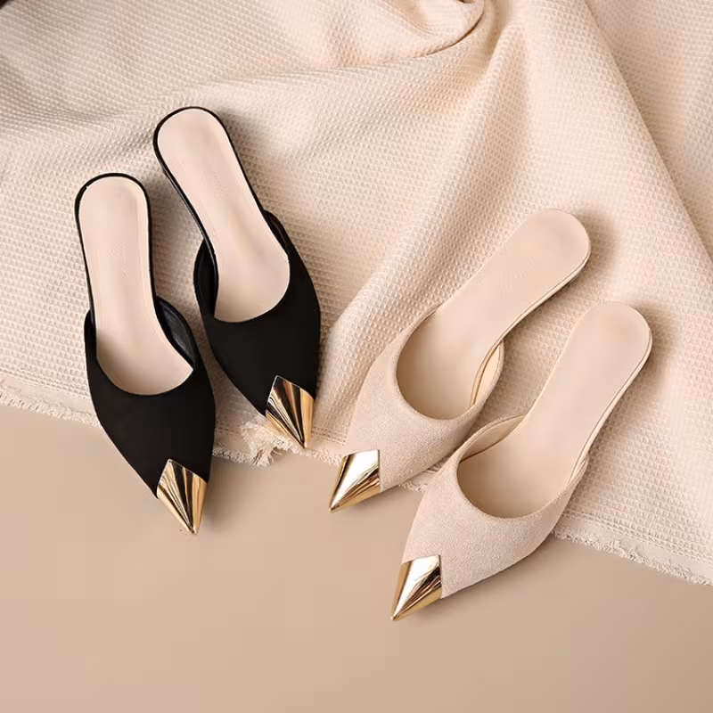 Slippers Made of Cow (Nubuck faux leather) with a Flat Heel, Featuring a Closed Toe And a Low Heel of Less Than 3Cm., Women Shoes